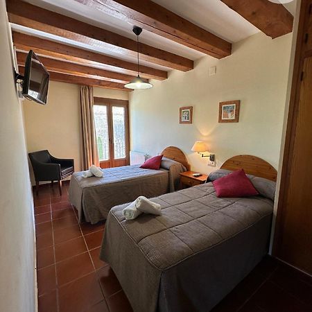 Hostal Centre Del Montsec Llimiana Exterior foto