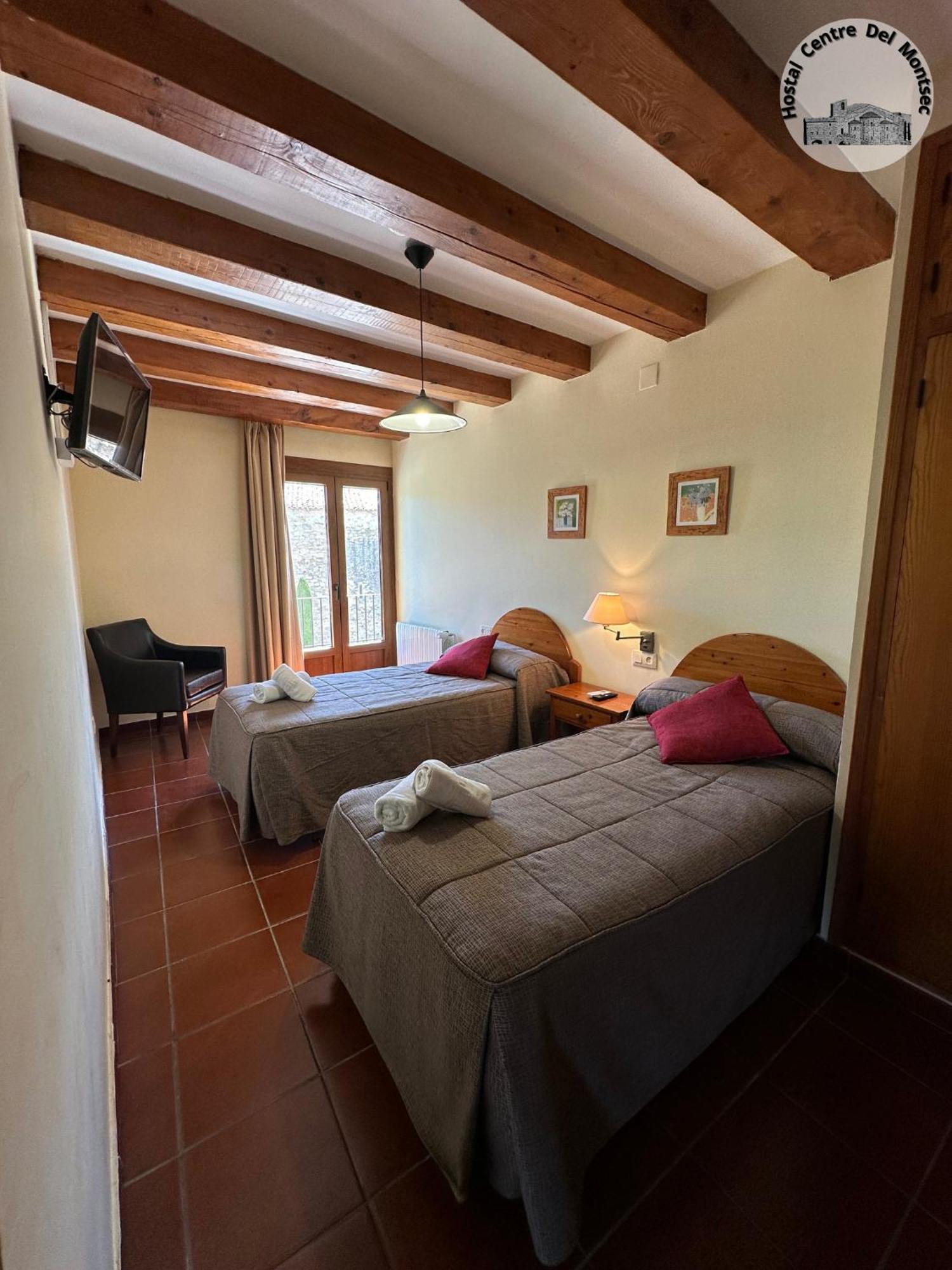 Hostal Centre Del Montsec Llimiana Exterior foto
