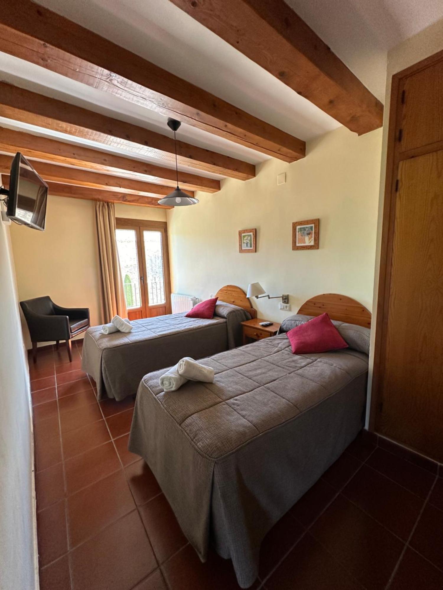 Hostal Centre Del Montsec Llimiana Exterior foto