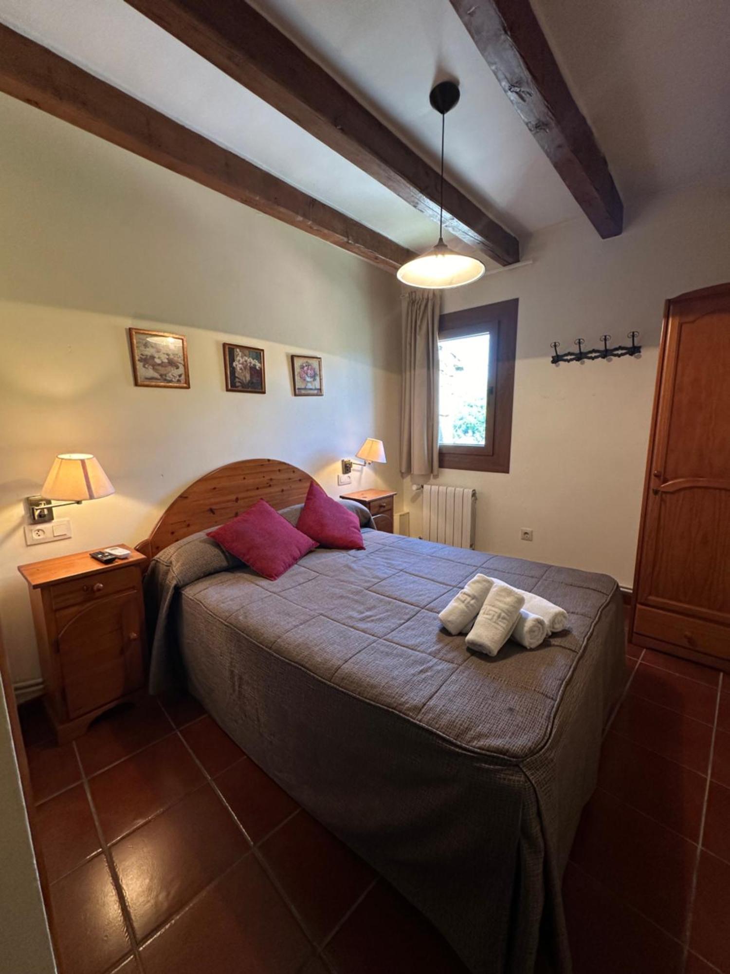 Hostal Centre Del Montsec Llimiana Exterior foto